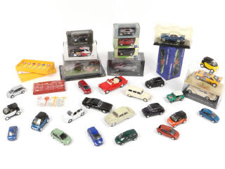 Lot 121 - DIVERS (32)