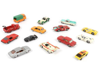 Lot 106 - DIVERS (14)