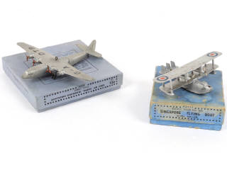 Lot 270 - DINKY TOYS (GB) (2)