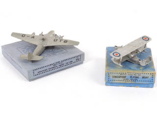 Lot 270 - DINKY TOYS (GB) (2)