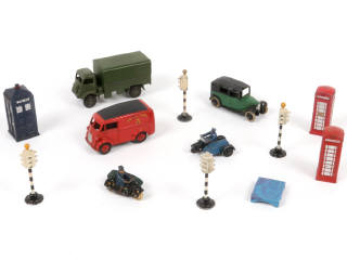 Lot 284 - DINKY TOYS (GB) (13)