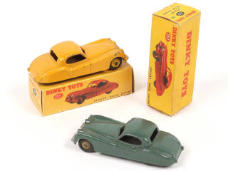 Lot 271 - DINKY TOYS (GB) (2)