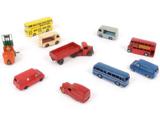 Lot 281 - DINKY TOYS (GB) (10)