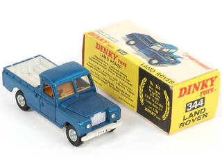 Lot 256 - DINKY TOYS (GB) (3)
