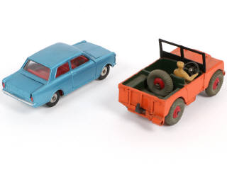 Lot 246 - DINKY TOYS (GB) (2)