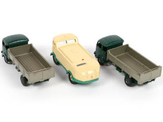 Lot 291 - DINKY TOYS (FRANCE) (3)