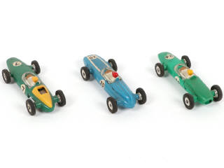 Lot 254 - DINKY TOYS (GB) (3)