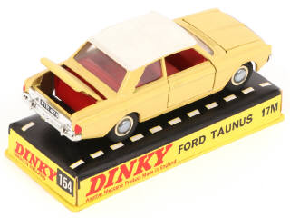 Lot 257 - DINKY TOYS (GB) (3)