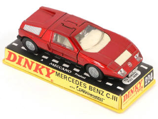 Lot 257 - DINKY TOYS (GB) (3)
