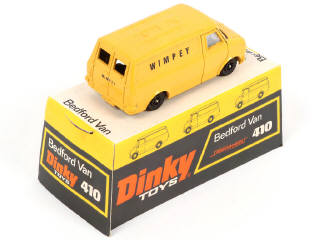 Lot 253 - DINKY TOYS (GB) (3)