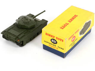 Lot 248 - DINKY TOYS (GB) (2)