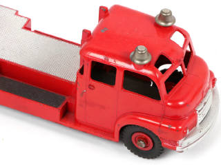 Lot 249 - DINKY TOYS (GB) (2)