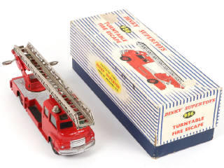 Lot 250 - DINKY TOYS (GB) (2)