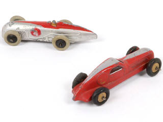 Lot 239 - DINKY TOYS (GB) (2)