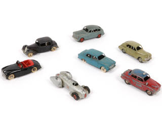 Lot 297 - DINKY TOYS (FRANCE) (7)