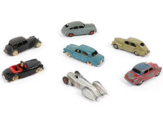 Lot 297 - DINKY TOYS (FRANCE) (7)