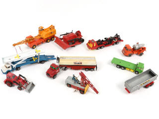 Lot 55 - DIVERS (16)