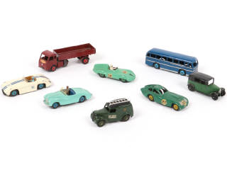 Lot 267 - DINKY TOYS (GB) (8)