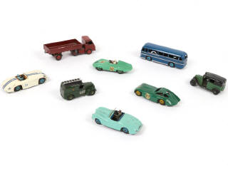 Lot 267 - DINKY TOYS (GB) (8)