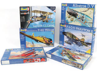 Lot 10 - REVELL (USA) (6)