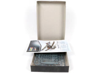 Lot 10 - REVELL (USA) (6)