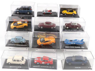 Lot 54 - DIVERS (12)