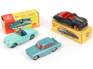 Lot 251 - DINKY TOYS (GB) (3)