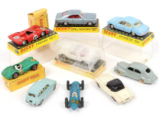 Lot 298 - DINKY TOYS (FRANCE) (9)