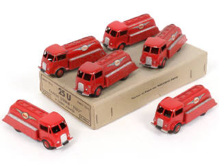 Lot 320 - DINKY TOYS (FRANCE) (1)