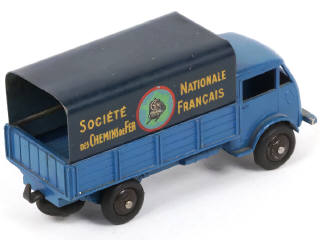 Lot 263 - DINKY TOYS (FRANCE) (1)