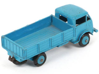 Lot 261 - DINKY TOYS (FRANCE) (1)