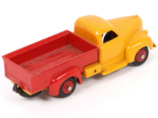 Lot 266 - DINKY TOYS (FRANCE) (1)