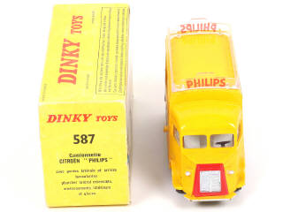 Lot 328 - DINKY TOYS (FRANCE) (1)
