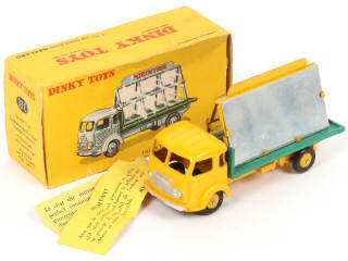 Lot 332 - DINKY TOYS (FRANCE) (1)
