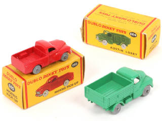 Lot 253 - DINKY TOYS (GB) (2)