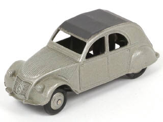 Lot 258 - DINKY TOYS (FRANCE) (1)