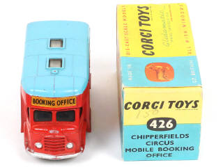 Lot 132 - CORGI TOYS (GB) (1)