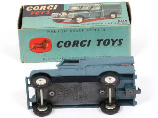 Lot 106 - CORGI TOYS (GB) (1)