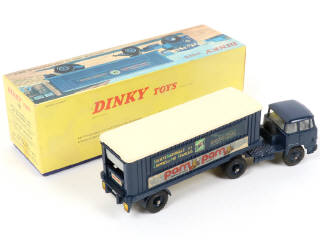 Lot 343 - DINKY TOYS (FRANCE) (1)