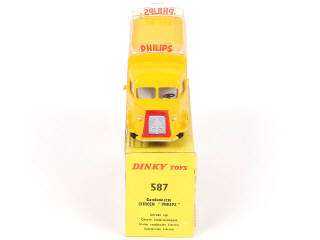 Lot 329 - DINKY TOYS (FRANCE) (1)