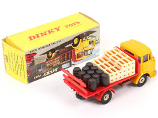 Lot 339 - DINKY TOYS (FRANCE) (1)