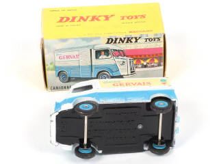 Lot 325 - DINKY TOYS (FRANCE) (1)