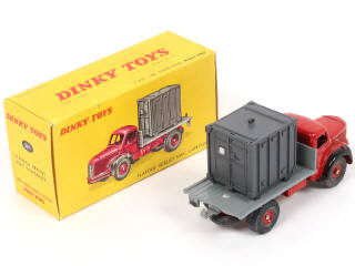Lot 337 - DINKY TOYS (FRANCE) (1)