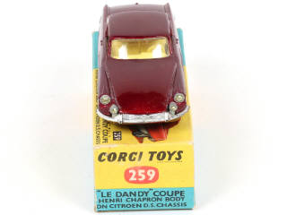 Lot 104 - CORGI TOYS (GB) (1)