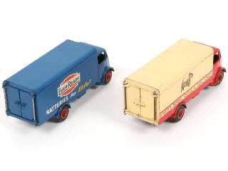 Lot 251 - DINKY TOYS (GB) (2)