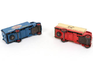 Lot 251 - DINKY TOYS (GB) (2)