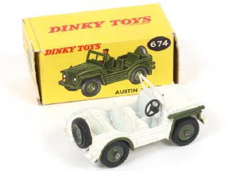 Lot 242 - DINKY TOYS (GB) (1)