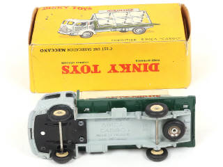 Lot 335 - DINKY TOYS (FRANCE) (1)