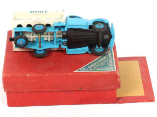 Lot 322 - DINKY TOYS (FRANCE) (1)