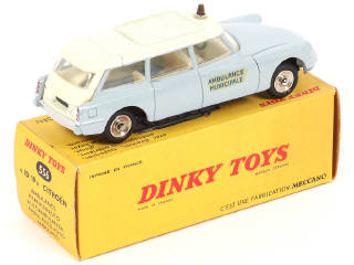 Lot 302 - DINKY TOYS (FRANCE) (1)